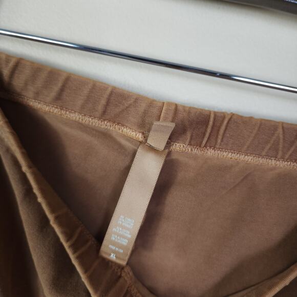 Skims Outdoor Biker Shorts Camel Size XL - Picture 7 of 8
